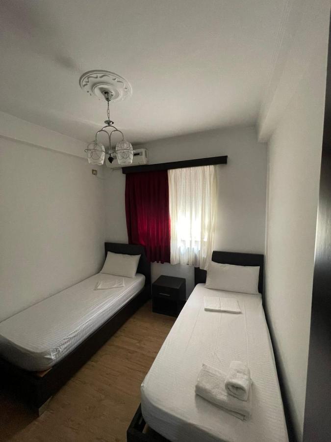 Centre Hotel Berat Bagian luar foto