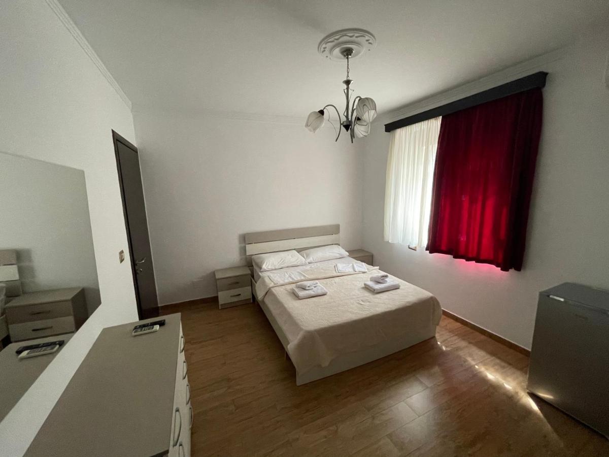 Centre Hotel Berat Bagian luar foto